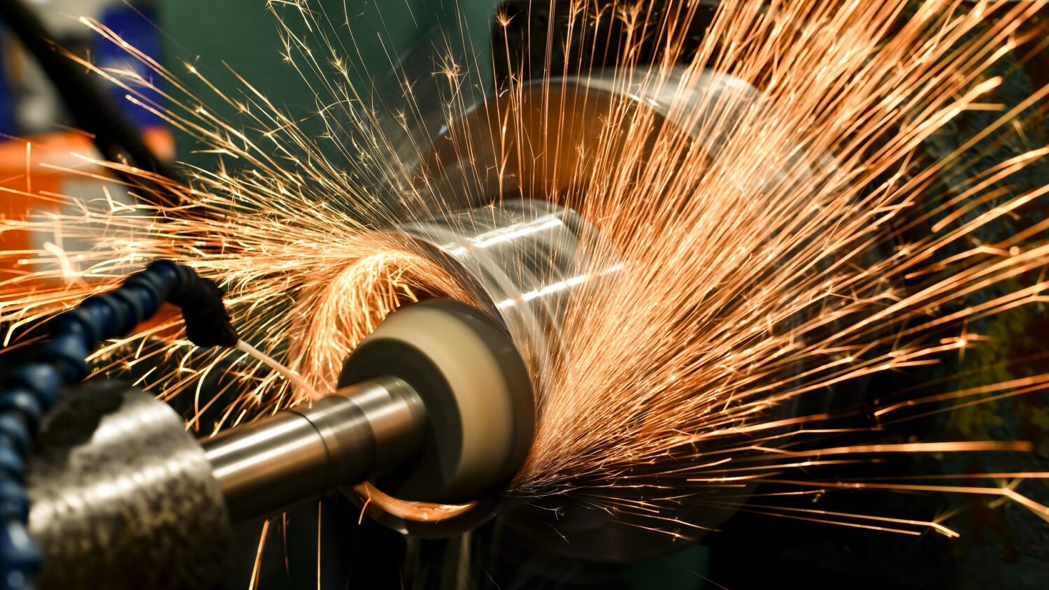 Roughing,With,A,Grinding,Abrasive,Wheel,On,A,Cylindrical,Grinder